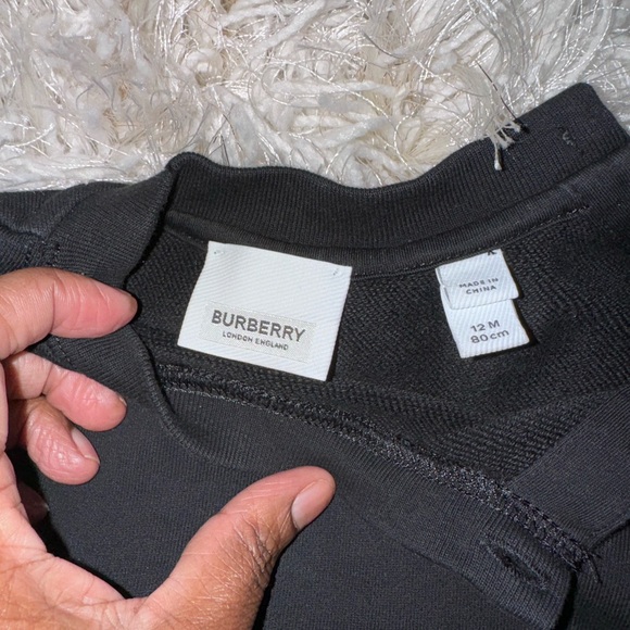 Gently worn Burberry sweatshirt. - Picture 4 of 4